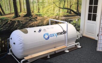 Hyperbarická oxygenoterapia (HBOT) v liečbe chronických rán a poškodených tkanív: čo ukazujú klinické zdroje